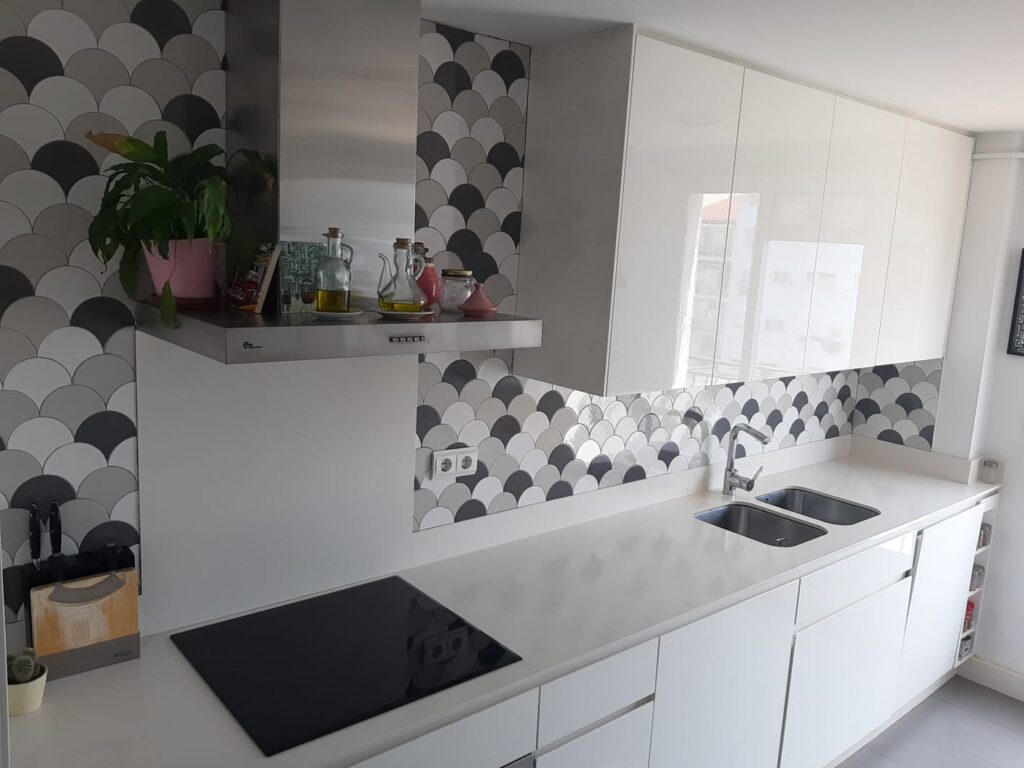 cocina lacada con azulejo tipo teja cocina lacada con azulejo tipo teja